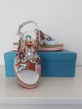 Django and Juliette Aldo Collage Print Patent Leather Sandal - Size 39 (8.5) NWT